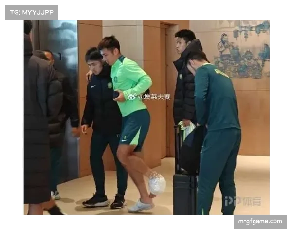 北京国安主力后卫何宇鹏热身赛受伤,确诊左足第五跖骨基底骨折将手术